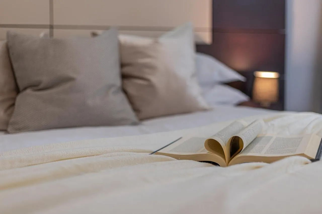 Agathae Luxury Apartament With Garden Roma Itália